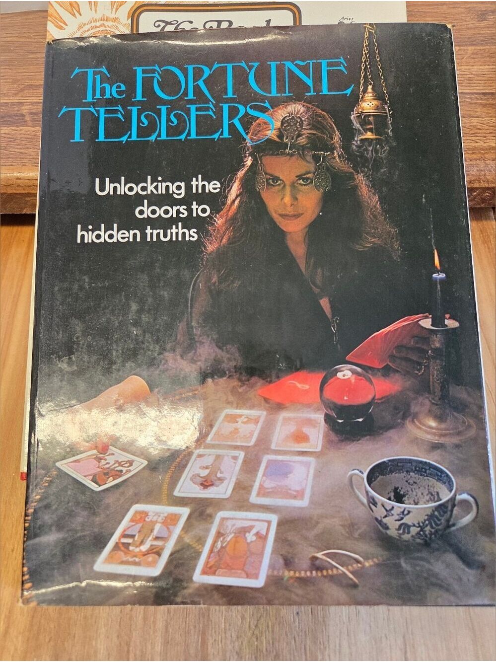Vintage 70s 2-Piece Fortune Tellers & Zodiac Hard Cover Books - Picture 8 of 13